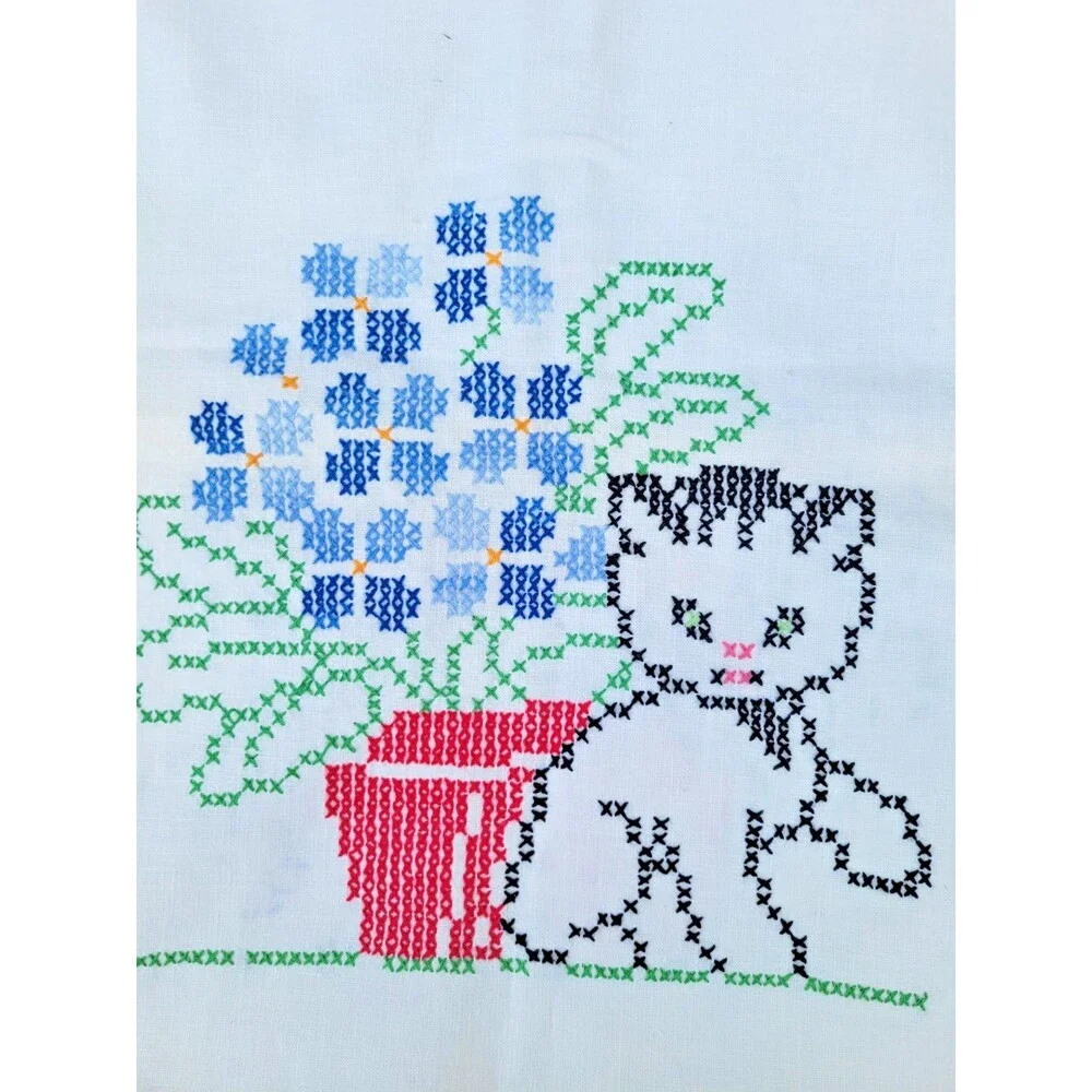 Vtg Embroidered KITTY CAT FLOWER BASKET Table RUNNER Dresser SCARF grannycore